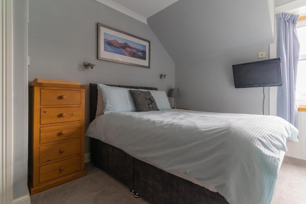 Firtree Bed And Breakfast At Galvelbeg House Crieff Exteriör bild