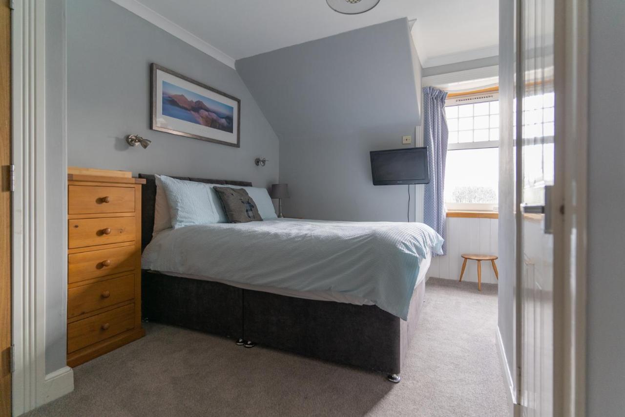 Firtree Bed And Breakfast At Galvelbeg House Crieff Exteriör bild